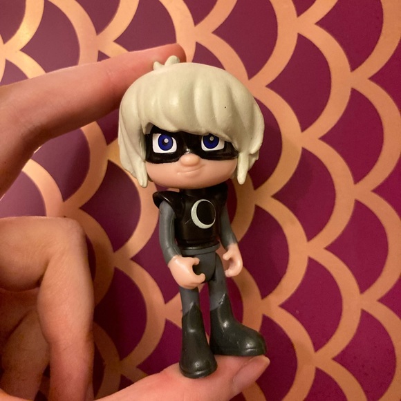 B1G2 - PJ Mask Black Suit Toy Figure - Buy 1, Get 2 FREE - Picture 1 of 4